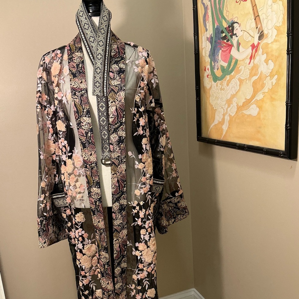 IN EARNEST BY BYRON LARS
KIMONO OR DUSTER-NEW - Picture 2 of 13